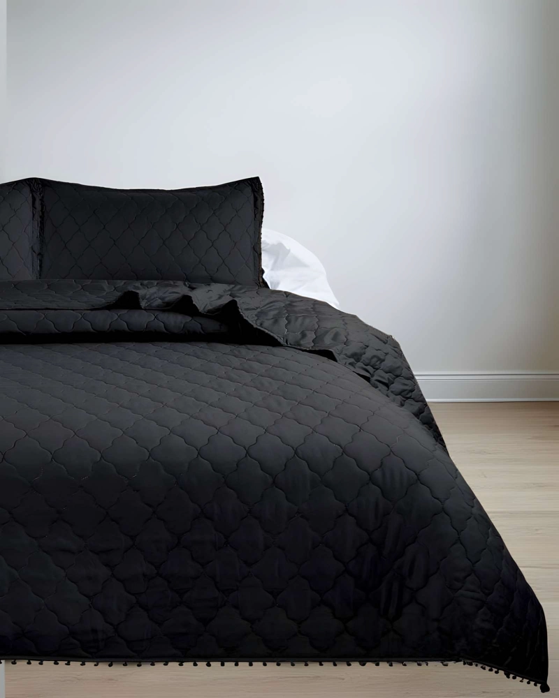 CUBRECAMA DE VERANO QUILT CON POMPONES KING NEGRO - 3