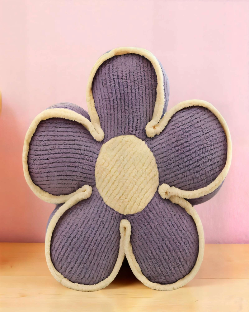 JUEGO DE COJINES DECORATIVOS EN FORMA DE FLOR  COLOR MORADO CON BORDE BEIGE - 3