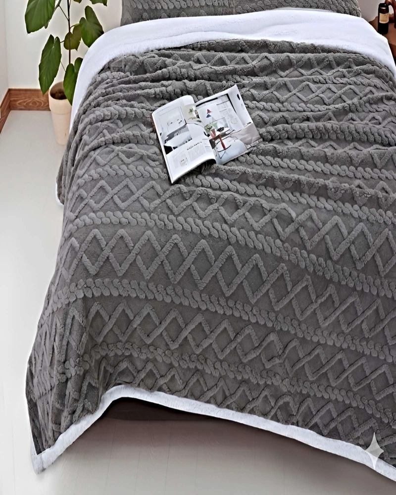FRAZADA TEXTURIZADA CON SHERPA 2P GRIS O. - 3
