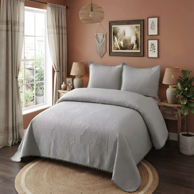 CUBRECAMA VERSATIL CON POMPONES 1,5P COLOR GRIS - 1