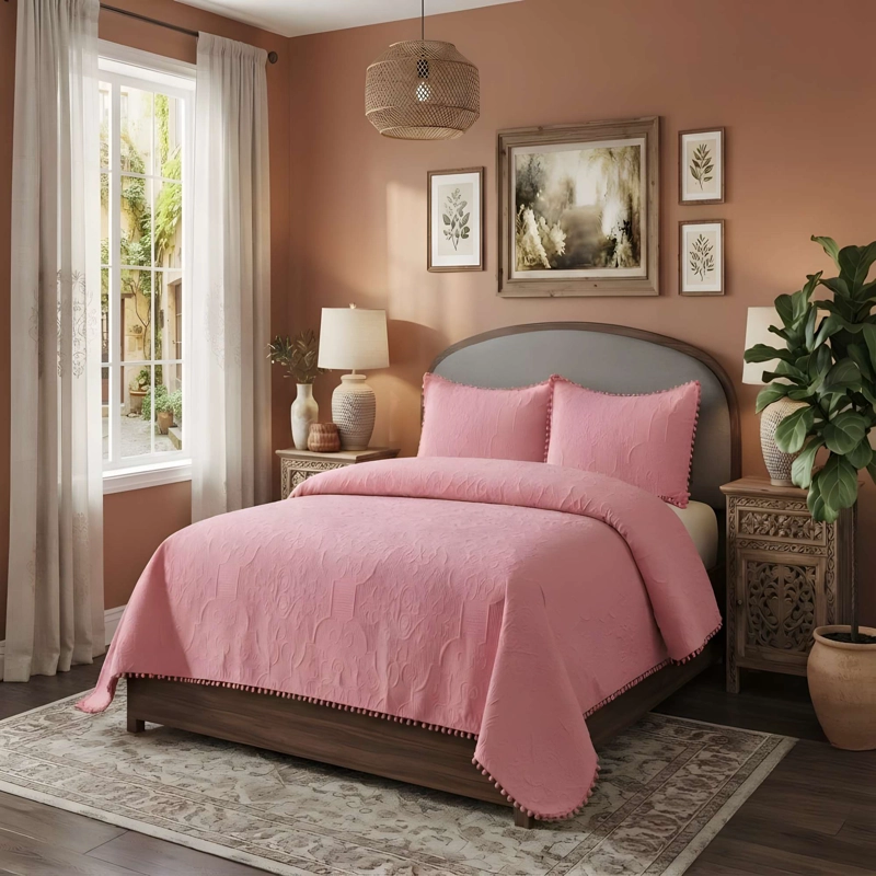 CUBRECAMA VERSATIL CON POMPONES KING COLOR ROSADO - 1