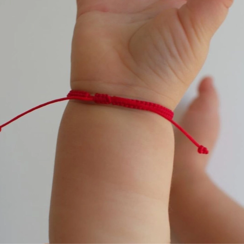 PULSERA ROJA DE PROTECCION PARA BEBE S Y NIÑOS, AJUSTABLE Y HECHA A MANO - 2