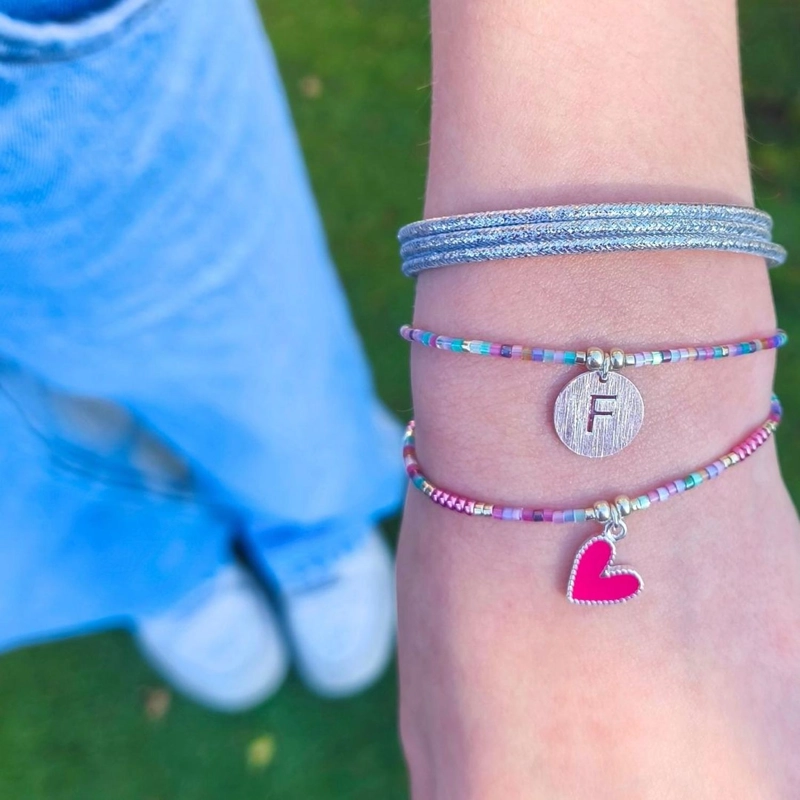 PULSERA MIYUKI CON CORAZON MAGENTA: UN DETALLE QUE HABLA EL LENGUAJE DEL AMOR - 1