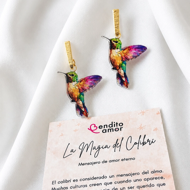 AROS DE COLIBRI BAÑADOS EN ORO – LIVIANOS, HIPOALERGE NICOS Y LLENOS DE COLOR - 1