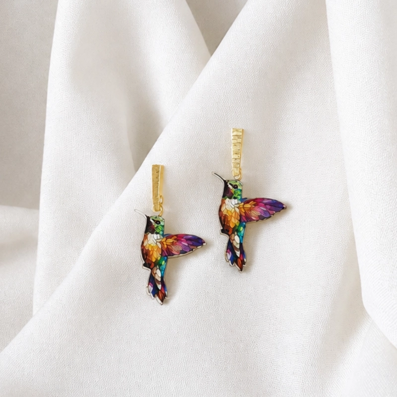 AROS DE COLIBRI BAÑADOS EN ORO – LIVIANOS, HIPOALERGE NICOS Y LLENOS DE COLOR - 2