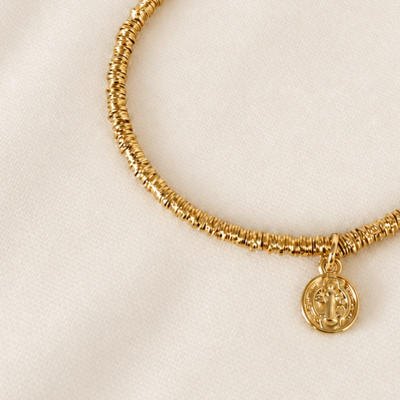 PULSERA DE MOSTACILLAS BAÑADAS EN ORO 18K CON MEDALLA DE SAN BENITO – 17 CM CON EXTENSION - 2