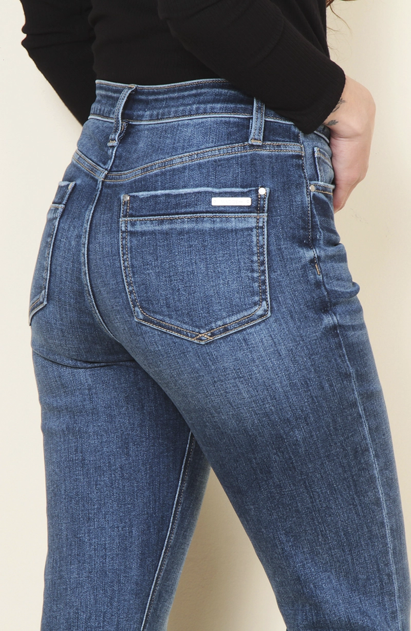 JEANS MUJER RECTO TIRO ALTO PRETINA BASICA 1 BOTON - 4