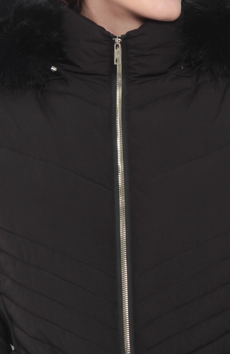 PARKA MANGA LARGA  CAPUCHA PIEL SINTETICA Y CINTURON - 2