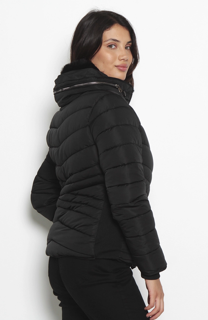 PARKA MANGA LARGA CON CAPUCHA INTERNA Y PUNO EN COSTADO - 8