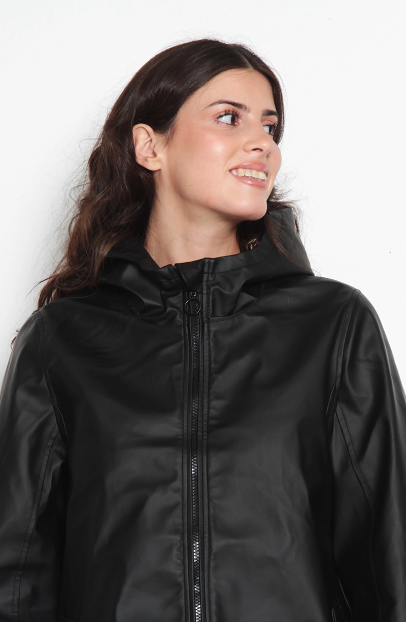 CHAQUETA IMPERMEABLE MANGA LARGA CON CAPUCHA - 2