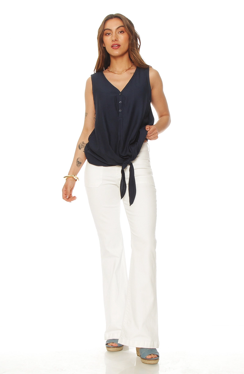 BLUSA SIN MANGA ABOTONADA EN DELANTERO ESCOTE V Y NUDO - 3
