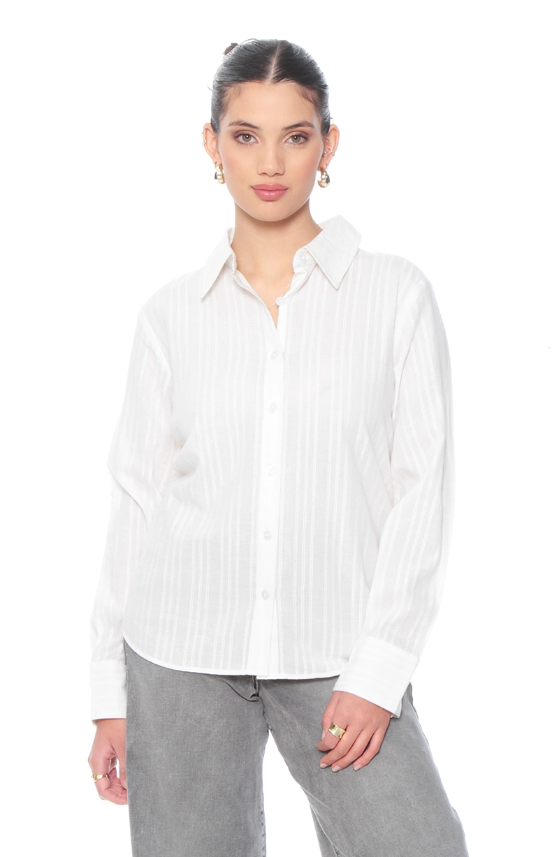 BLUSA BRODERY MANGA LARGA ABOTONADA EN DELANTERO - 1
