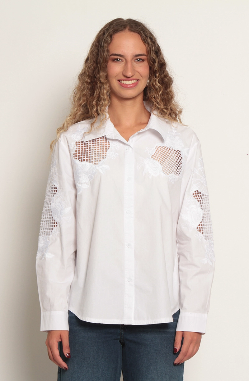 BLUSA MANGA LARGA CON APLICACION DE ENCAJE ABOTONADA - 1