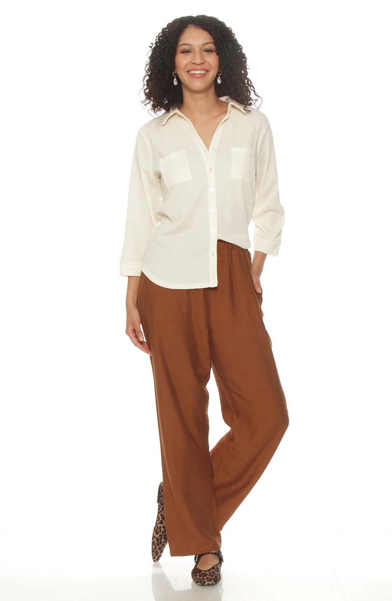 BLUSA MANGA 3/4 SOLIDA ESCOTE V ABOTONADA EN EL DELANTERO - 5