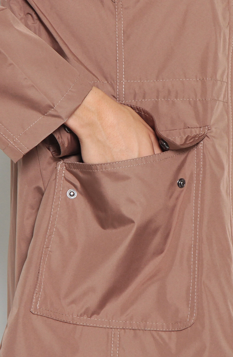 CHAQUETA IMPERMEABLE CON CAPUCHA NO DESMONTABLE CON FORRO - 3