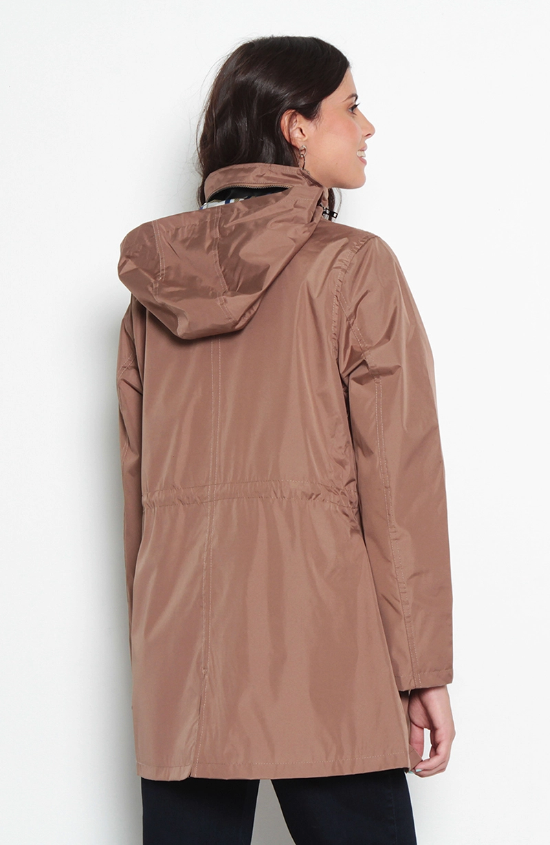 CHAQUETA IMPERMEABLE CON CAPUCHA NO DESMONTABLE CON FORRO - 7