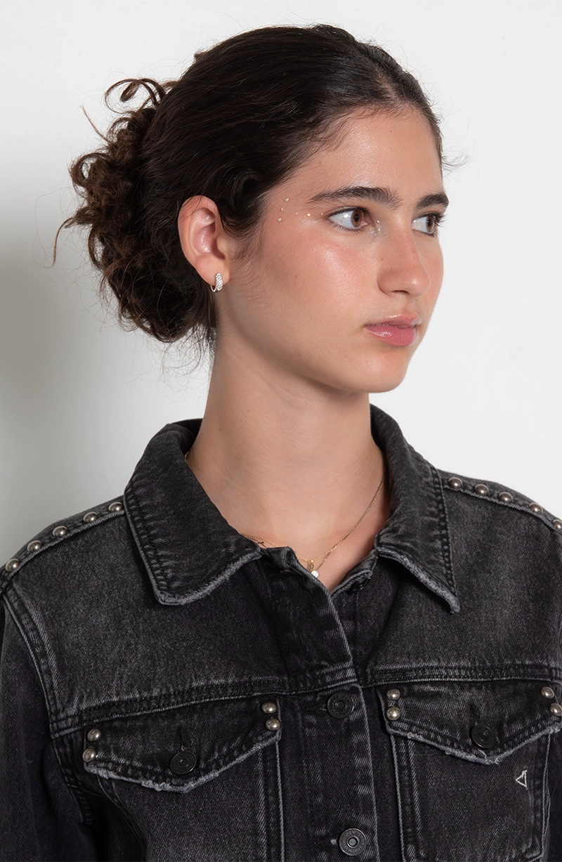 CHAQUETA DENIM MANGA LARGA CON TACHAS ABOTONADA EN DELANTERO - 2