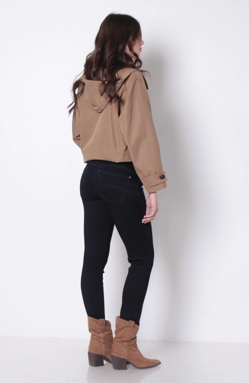 JEANS SLIM TIRO ALTO PRETINA MEDIA 2 BOTONES - 7