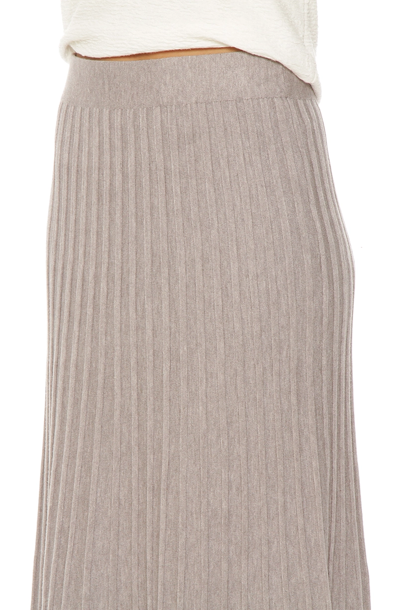 FALDA TEJIDA PLISADA CON CINTURA ELASTICADA - 2
