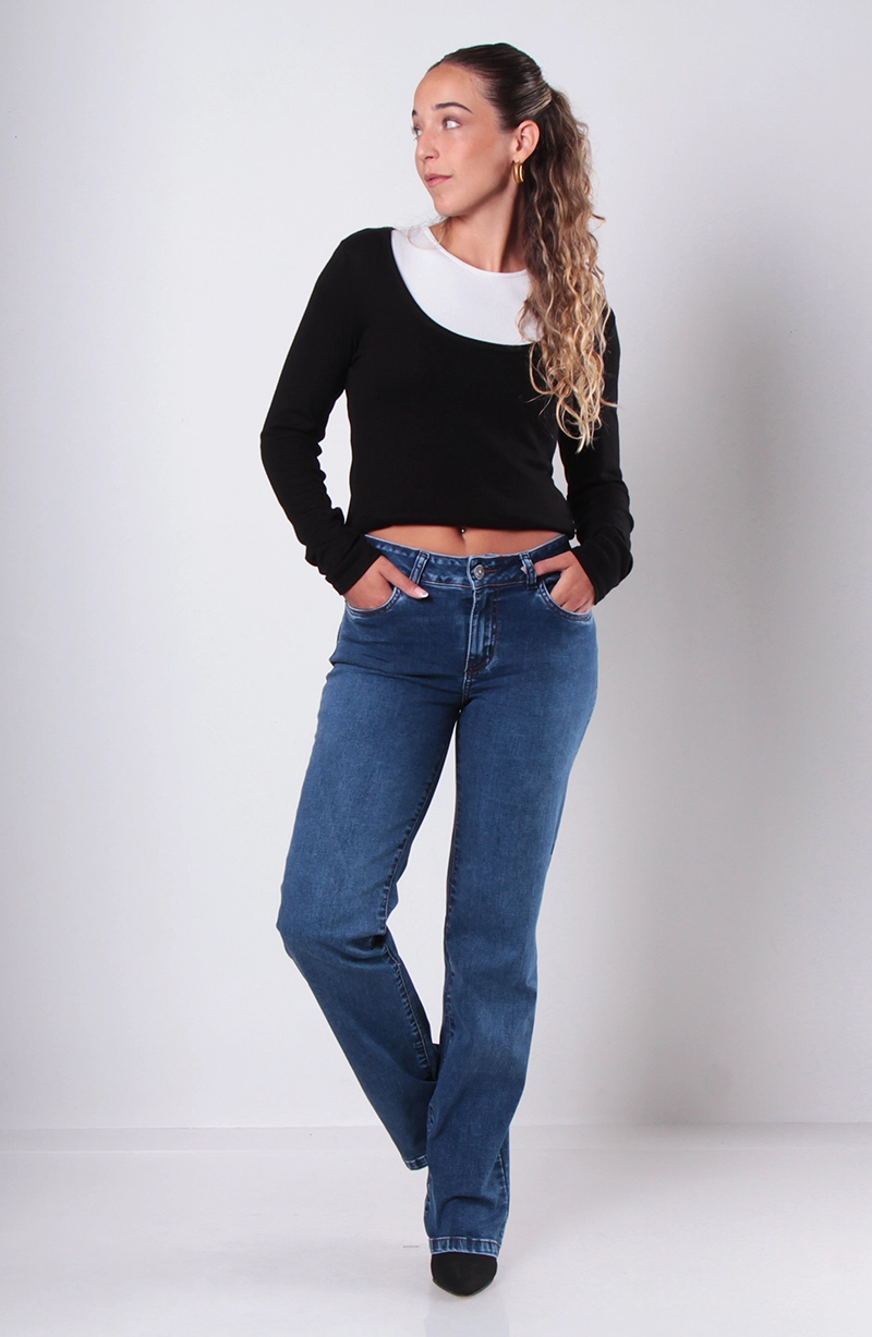 JEANS PUSH UP RECTO TIRO MEDIO PRETINA BASICA UN BOTON - 4
