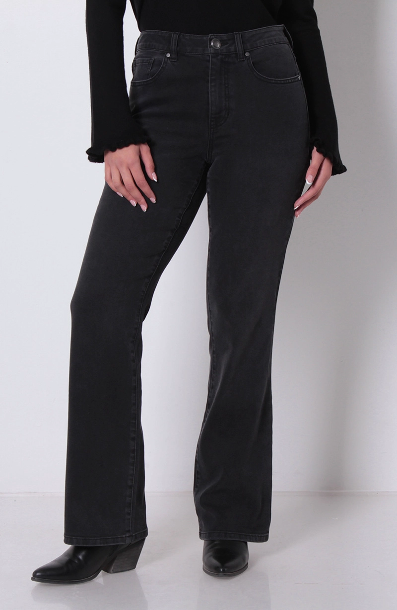 JEANS RECTO TIRO ALTO PRETINA BASICA 1 BOTON - 1