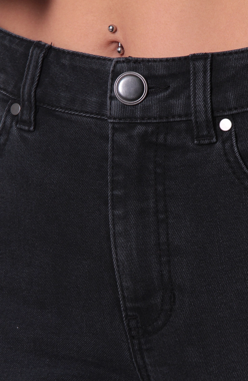 JEANS RECTO TIRO ALTO PRETINA BASICA 1 BOTON - 2
