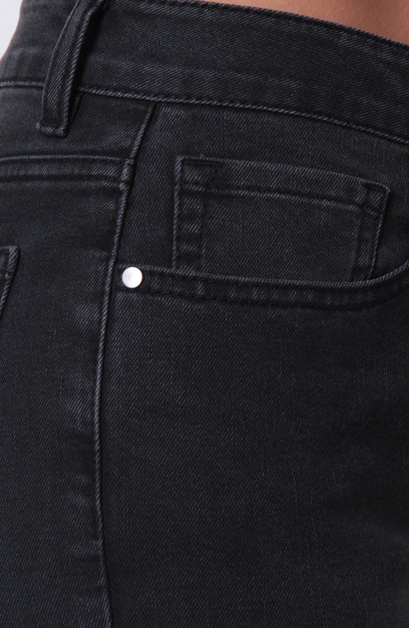 JEANS RECTO TIRO ALTO PRETINA BASICA 1 BOTON - 3