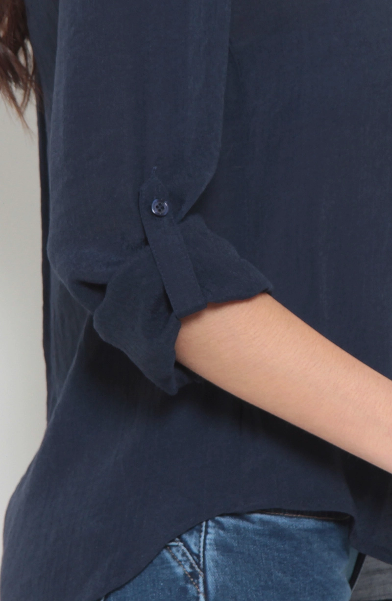 BLUSA MANGA LARGA ESCOTE V ABOTONADA EN DELANTERO - 3
