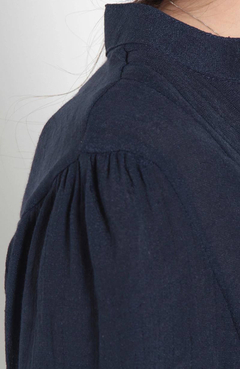 BLUSA MANGA LARGA ESCOTE V ABOTONADA EN DELANTERO - 5