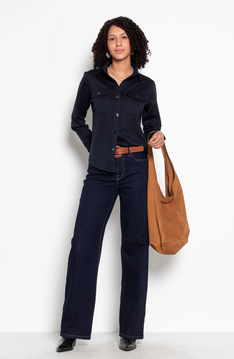 BLUSA ABOTONADA EN DELANTERO CON BOLSILLO Y TAPETA - 5