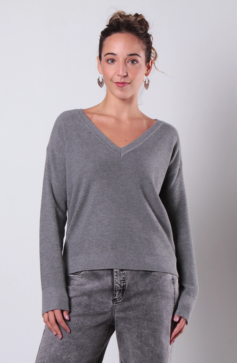 SWEATER MANGA LARGA ESCOTE V - 1