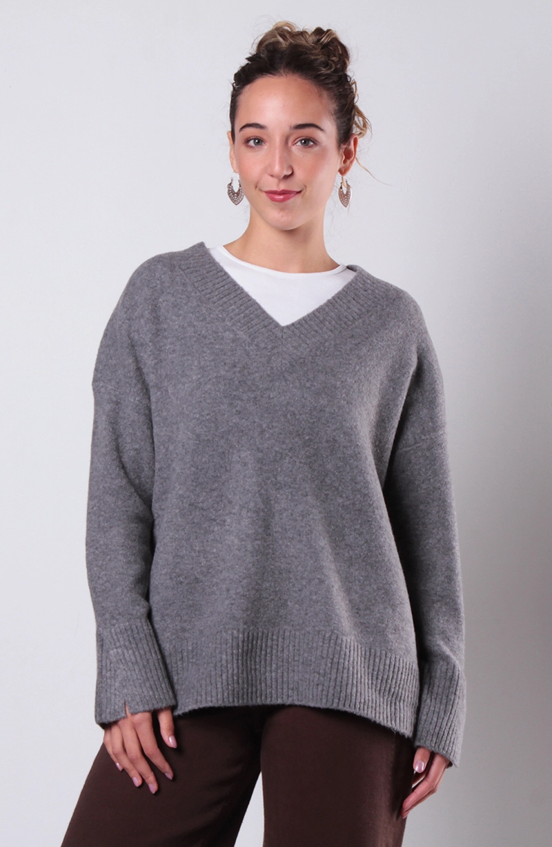 SWEATER MANGA LARGA ESCOTE V - 1