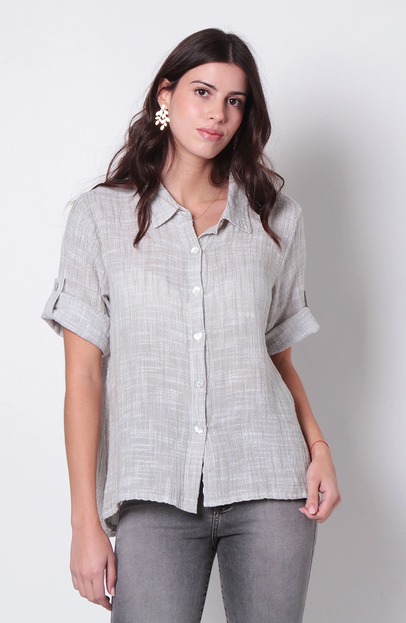 BLUSA MANGA 3/4 ABOTONADA EN DELANTERO - 1