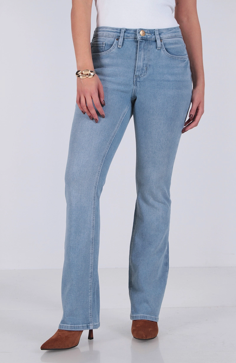 JEANS RECTO TIRO MEDIO PRETINA BASICA CON TAPETA EN BOLSILLO - 1