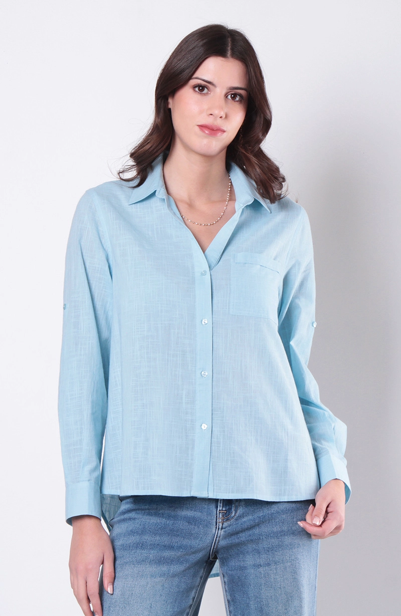 BLUSA MANGA LARGA ABOTONADA EN DELANTERO Y BOLSILLO - 1