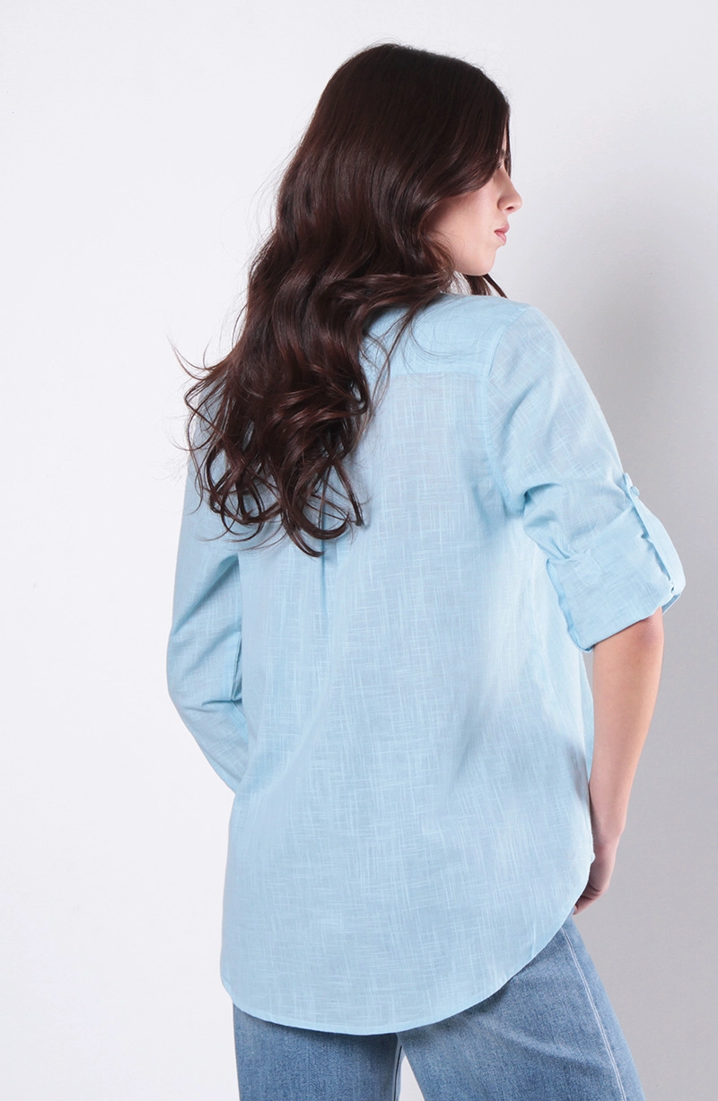 BLUSA MANGA LARGA ABOTONADA EN DELANTERO Y BOLSILLO - 4