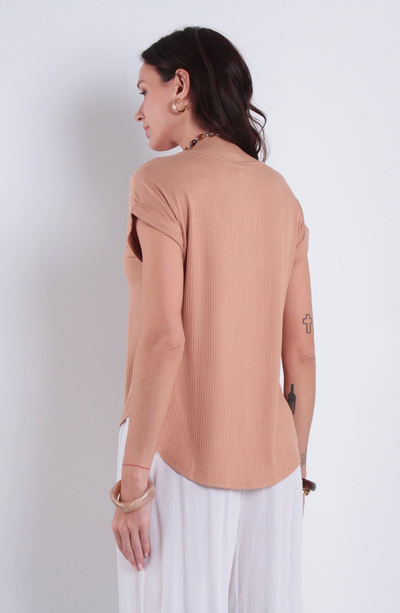 POLERA MANGA CORTA ESCOTE REDONDO CON TACHAS - 4