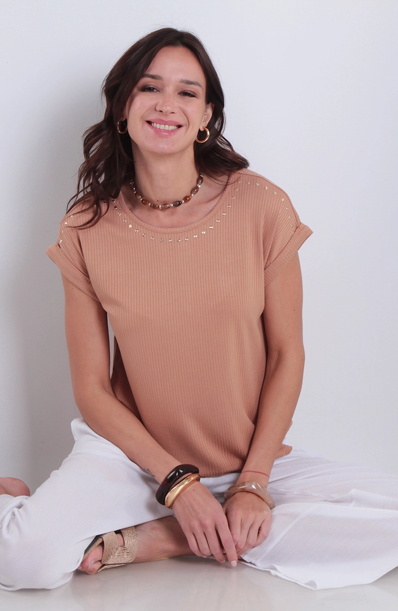 POLERA MANGA CORTA ESCOTE REDONDO CON TACHAS - 7
