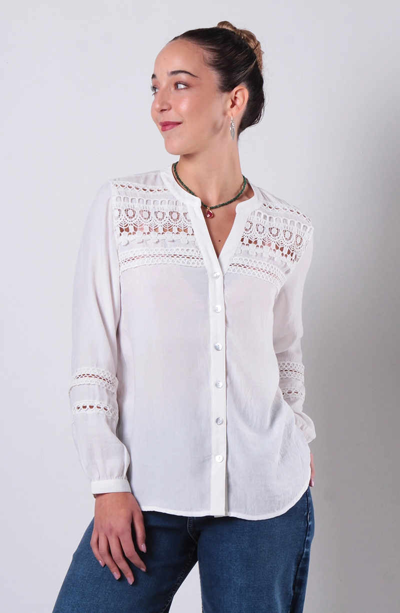 BLUSA MANGA LARGA BRODERY ABOTONADA EN DELANTERO ESCOTE V - 1