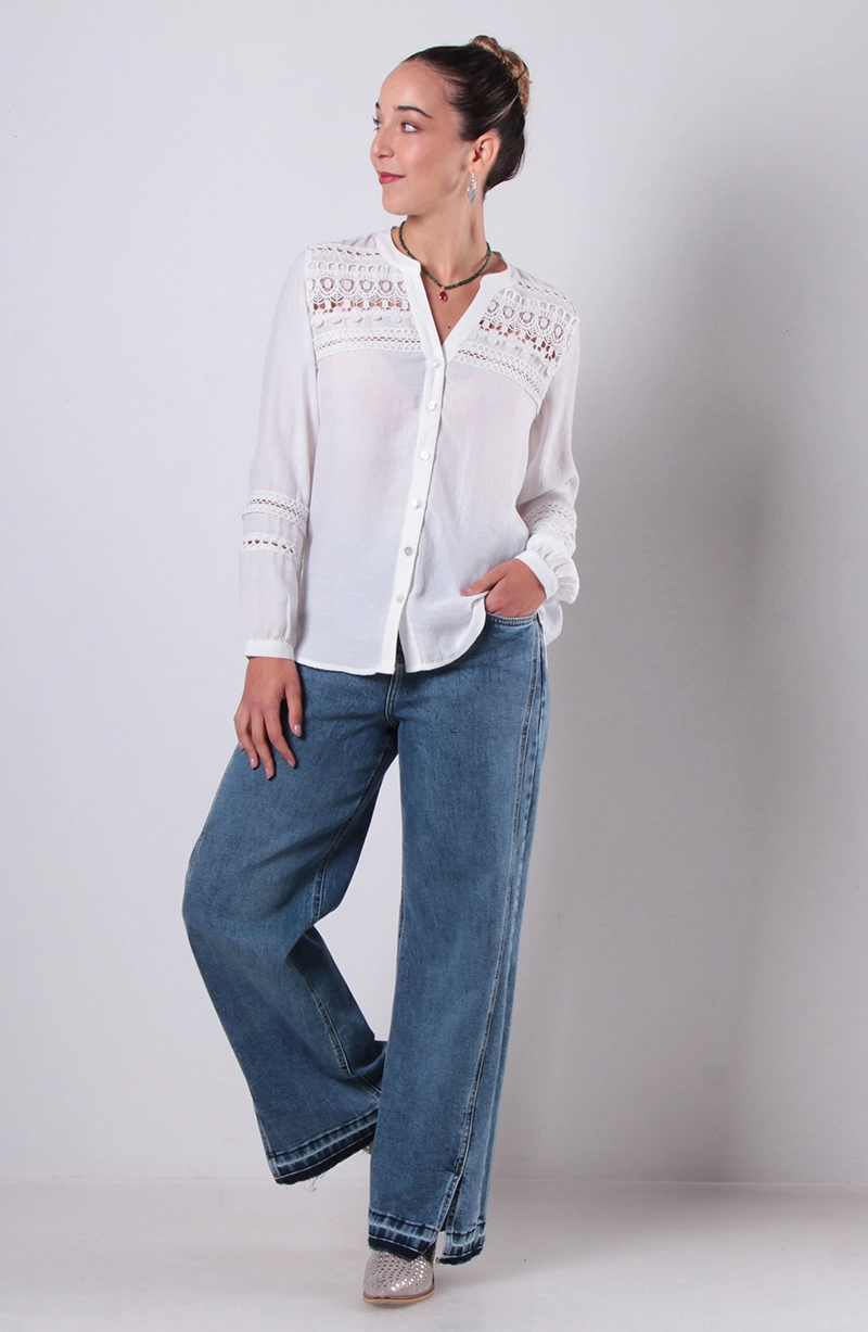 BLUSA MANGA LARGA BRODERY ABOTONADA EN DELANTERO ESCOTE V - 3