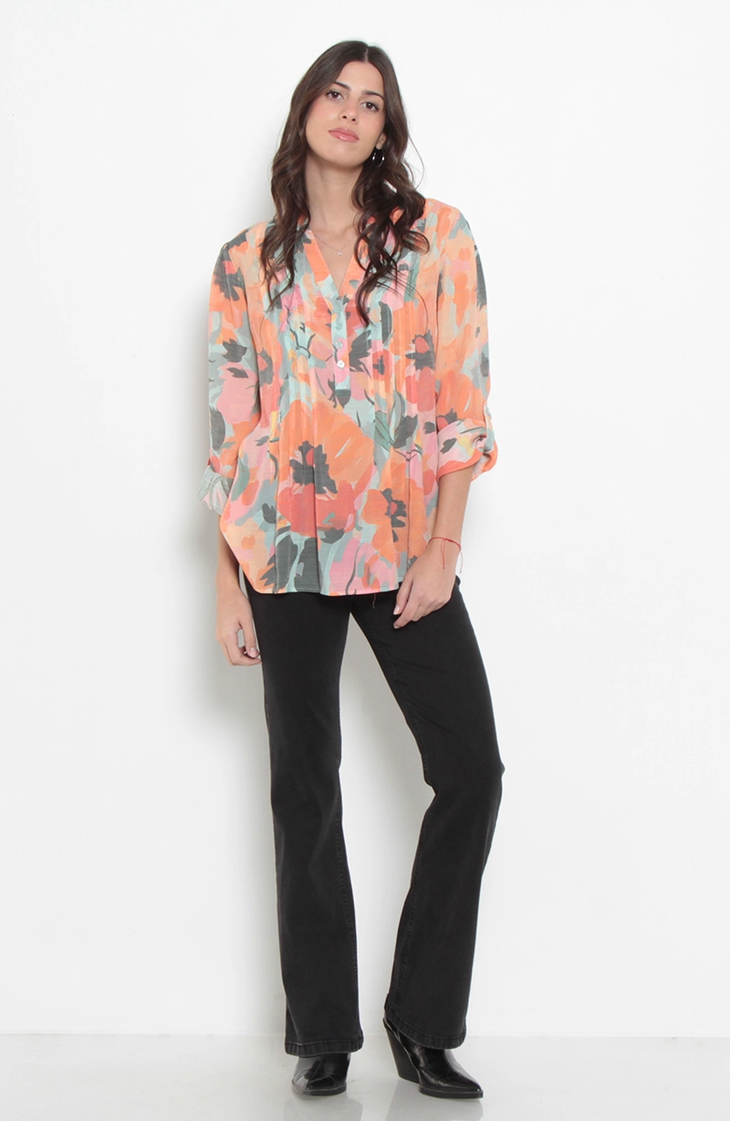 BLUSA MANGA LARGA ESTAMPADA ESCOTE V  ABOTONADA EN DELANTERO - 8