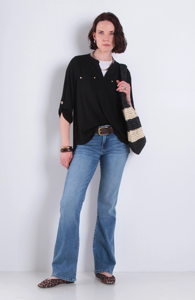 BLUSA MANGA 3/4 ESCOTE V CON BOLSILLOS - 3
