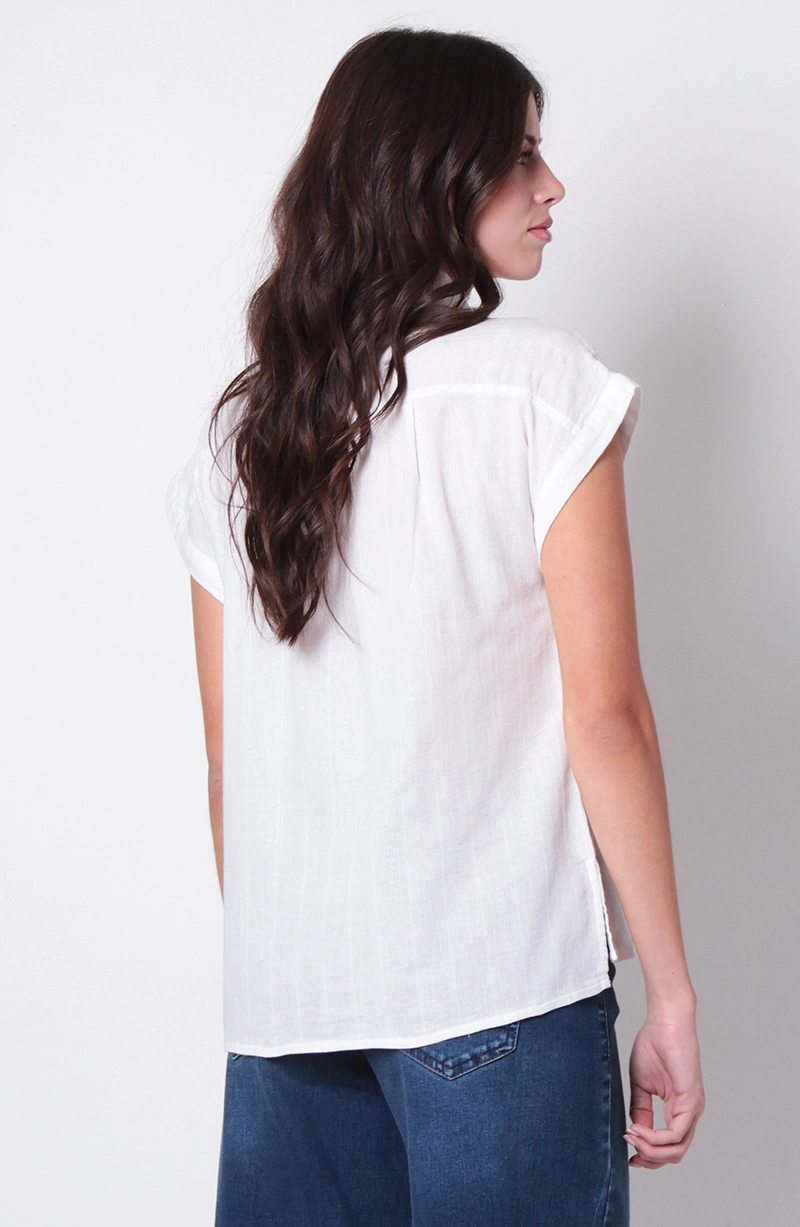BLUSA  LISTADA MANGA CORTA ABOTONADA EN DELANTERO - 4