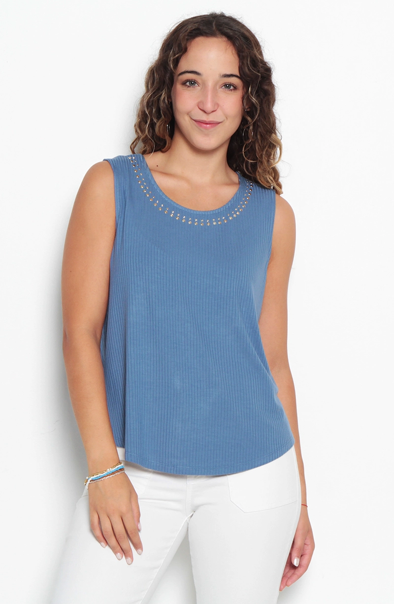 POLERA SIN MANGA ESCOTE REDONDO CON TACHAS - 1