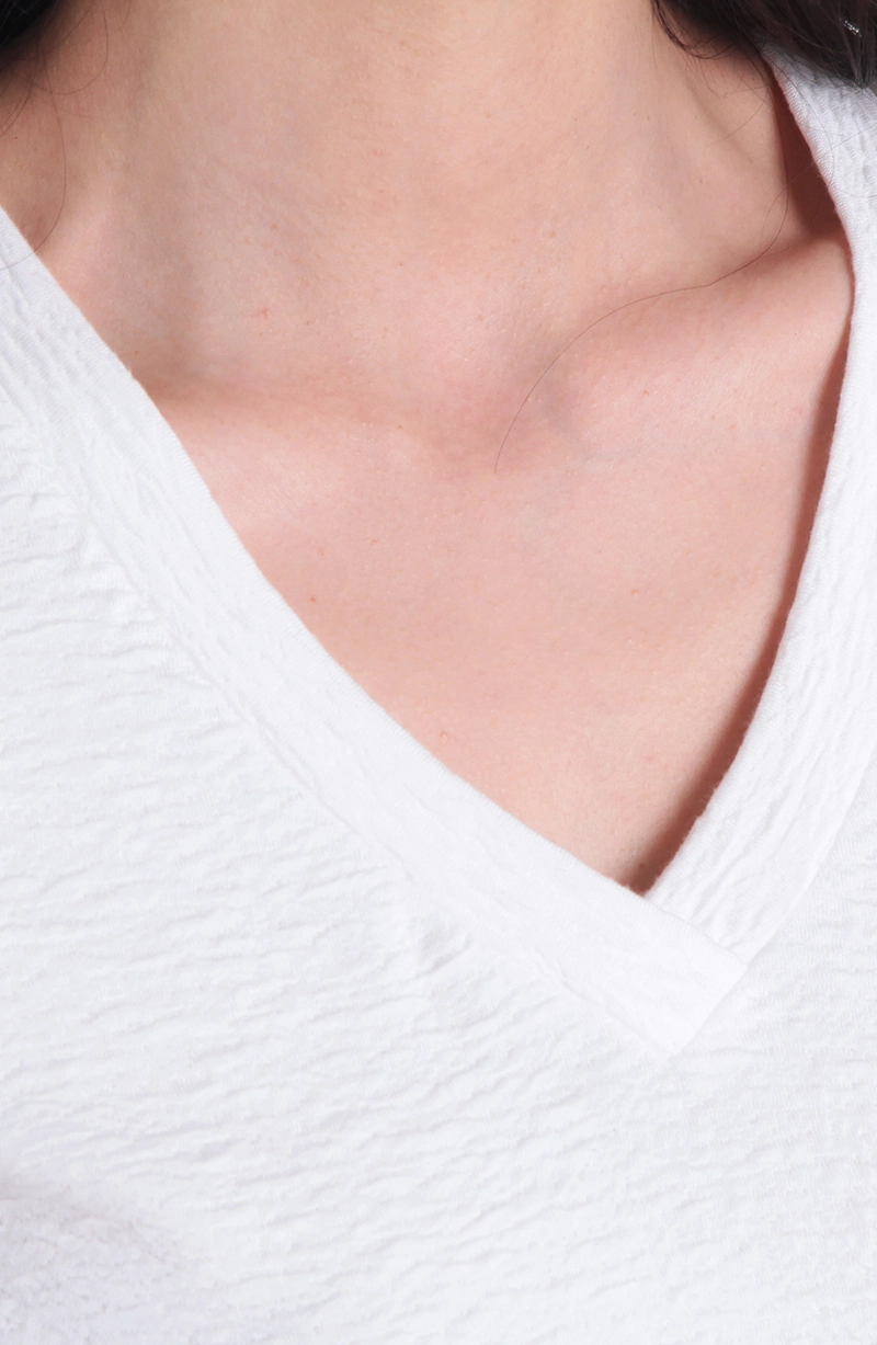 POLERA TEXTURA MANGA CORTA ESCOTE V - 2