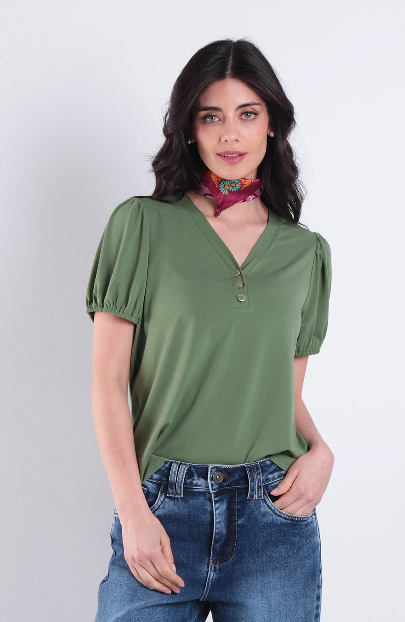 POLERA MANGA CORTA CON ELASTICO CON CUELLO EN V Y BOTONES - 1