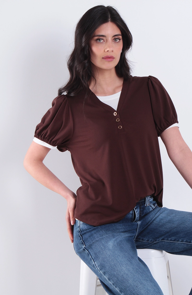 POLERA MANGA CORTA CON ELASTICO CON CUELLO EN V Y BOTONES - 1