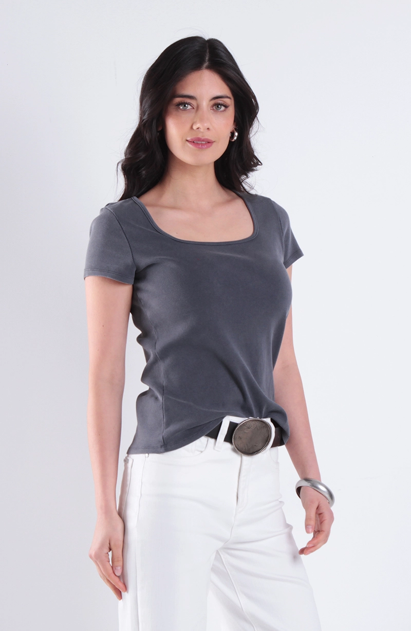 POLERA MANGA CORTA ESCOTE CUADRADO ACIDWASH - 1