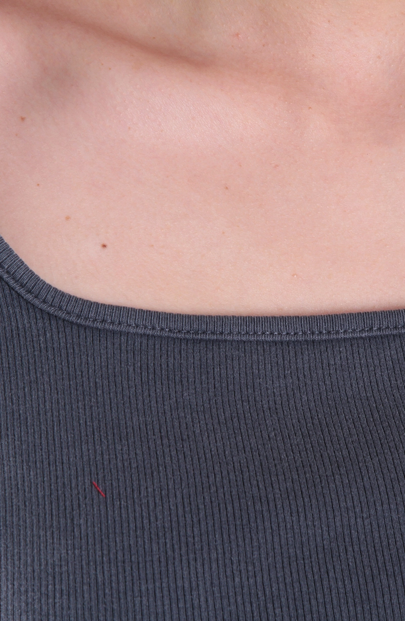 POLERA MANGA CORTA ESCOTE CUADRADO ACIDWASH - 2