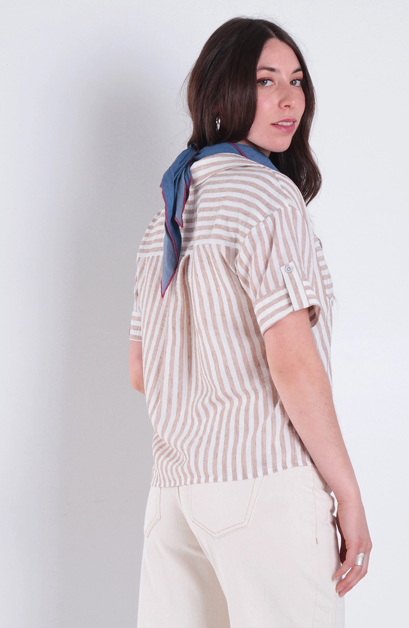 BLUSA MANGA CORTA LISTADA ABOTONADA  DELANTERO CON BOLSILLO - 4